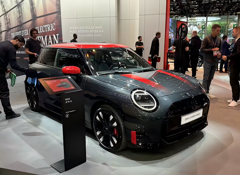 Wykonany przez Chiny Electric Mini Cooper, ACEMAN JCW ustawiony na uruchomienie