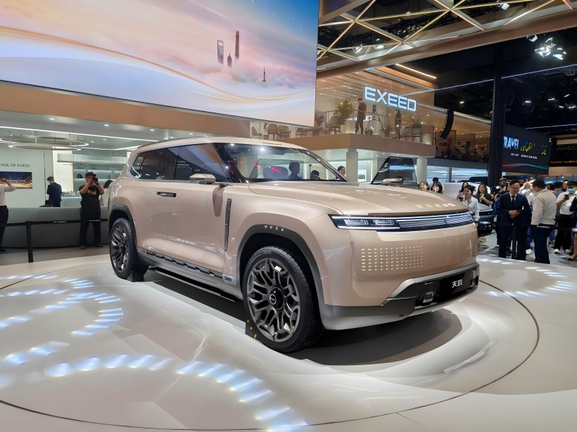 2025 Shanghai Auto Show: Starway Tianji Concept Car, umieszczony jako duży 6 -osobowy SUV -a
