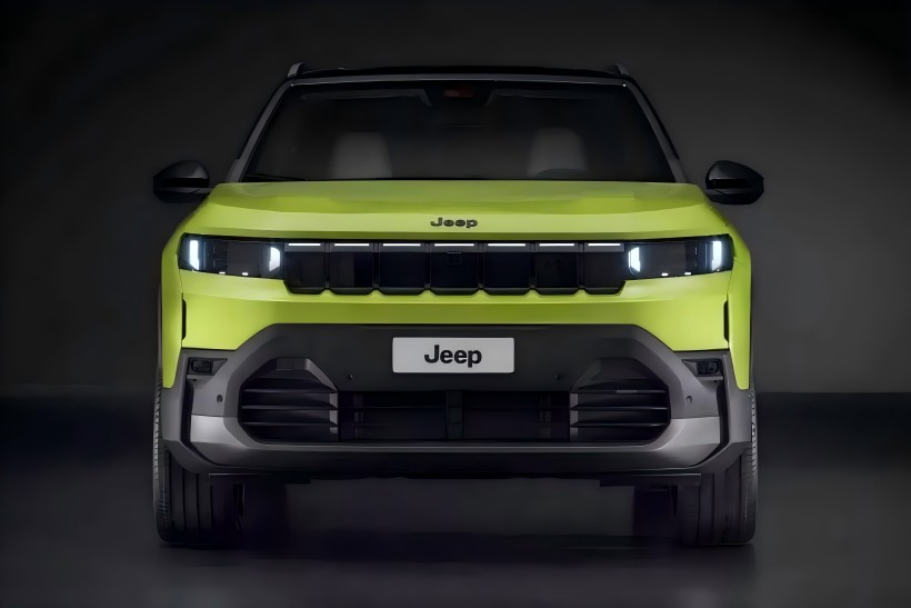 Spekulowane oficjalne zdjęcia zupełnie nowego Kompasu Jeep zostały wyciekły, z potencjalnym wydaniem w tym roku. Oczekuje się, że pojazd będzie oferował opcje czystego elektrycznego, łagodnego hybrydowego i hybrydowego układu napędowego